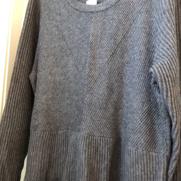NWT Lane Bryant Gray Sweater - 22/24 - Picture 3 of 6